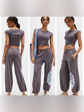 We The Free Gray Graphic Drawstring Jogger Pants